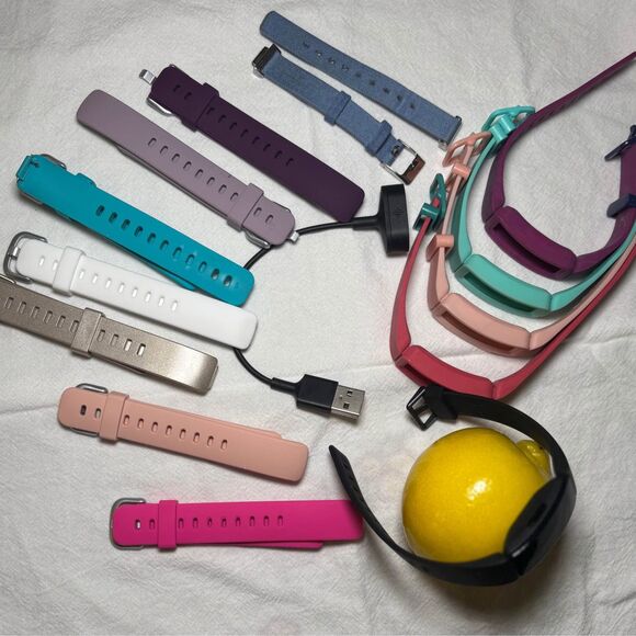 Fitbit Inspire HR tracker with Extra Bands - Picture 3 of 3